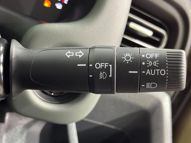 フリード ｅ：ＨＥＶクロスター　４ＷＤ　登録済未使用車　両側電動スライド　ホンダセンシング　アダプティブクルーズ　ハーフレザーシート　クリアランスソナー　スマートキー　ＬＥＤヘッド　純正１５インチＡＷ　オートハイビーム　オートライト（36枚目）