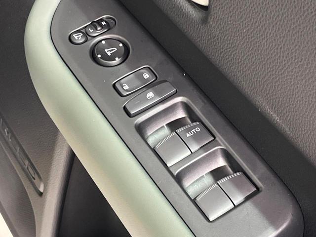 フリード ｅ：ＨＥＶクロスター　４ＷＤ　登録済未使用車　両側電動スライド　ホンダセンシング　アダプティブクルーズ　ハーフレザーシート　クリアランスソナー　スマートキー　ＬＥＤヘッド　純正１５インチＡＷ　オートハイビーム　オートライト（48枚目）