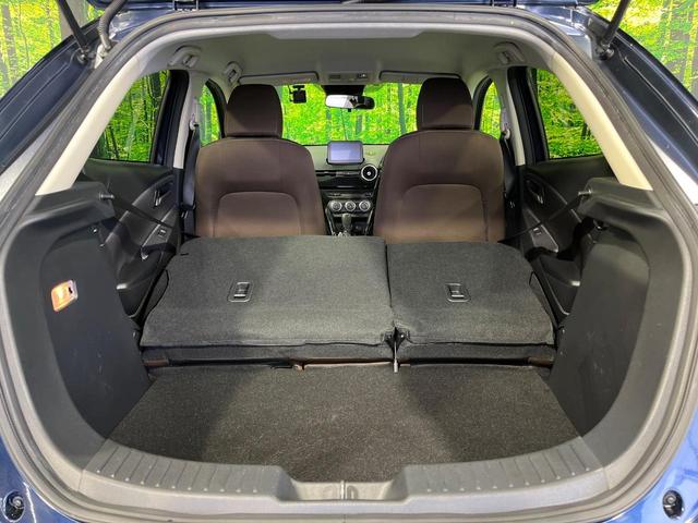 普段のお買い物や通勤、送迎等に十分な荷室スペースを確保しております。セカンドシートを倒すと、大きな荷物の積載も可能です♪