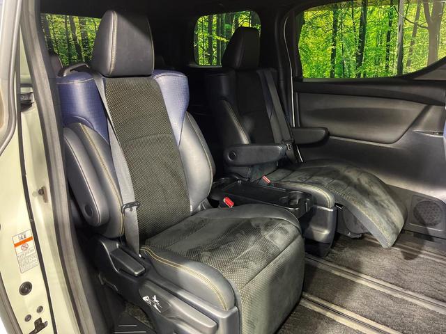 ヴェルファイア 2.5Z Aエディション ゴールデンアイズ 4WD 両側電動ドア 純正SDナビ 後席モニター バックカメラ プリクラッシュセーフティ レーダークルーズ 禁煙車 電動リアゲート ドラレコ クリアランスソナー スマートキー LEDヘッド(9枚目)