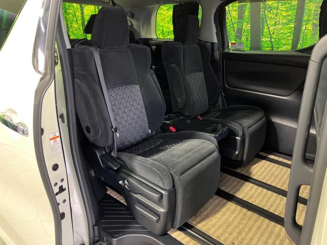 アルファード ２．５Ｓ　Ａパッケージ　４ＷＤ　両側電動スライドドア　純正９型ＳＤナビ　後席モニター　バックカメラ　寒冷地仕様　ＡＣ１００Ｖ電源　プリクラッシュセーフティ　レーダークルーズ　禁煙車　コーナーセンサー　スマートキー（9枚目）