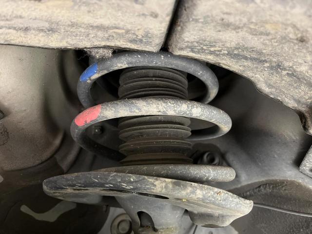 ハリアーハイブリッド プレミアム　アドバンスドパッケージ　４ＷＤ　モデリスタエアロ　純正８型ナビ　全周囲カメラ　ＡＣ１００Ｖ電源　セーフティセンス　レーダークルーズ　禁煙車　黒革シート　パワーシート　前席シートヒーター　ドラレコ　クリアランスソナー　ＥＴＣ（20枚目）