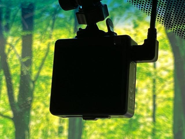 ハリアーハイブリッド プレミアム　アドバンスドパッケージ　４ＷＤ　モデリスタエアロ　純正８型ナビ　全周囲カメラ　ＡＣ１００Ｖ電源　セーフティセンス　レーダークルーズ　禁煙車　黒革シート　パワーシート　前席シートヒーター　ドラレコ　クリアランスソナー　ＥＴＣ（28枚目）