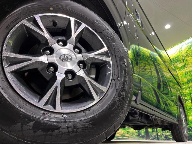 ハイエースバン ロングスーパーＧＬ　ダークプライムＳ　４ＷＤ　ディーゼル　ＡＣ１００Ｖ電源　セーフティセンス　禁煙車　ハーフレザーシート　クリアランスソナー　スマートキー　ＬＥＤヘッド　オートハイビーム　デジタルインナーミラー　車線逸脱警報　オートライト（13枚目）