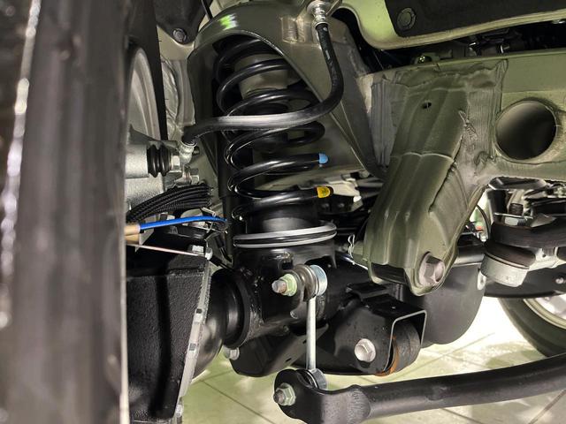 ジムニー ＸＣ　４ＷＤ　届出済未使用車　セーフティーサポート　レーダークルーズ　コーナーセンサー　スマートキー　ＬＥＤヘッド　純正１６インチアルミ　オートライト　オートエアコン（20枚目）