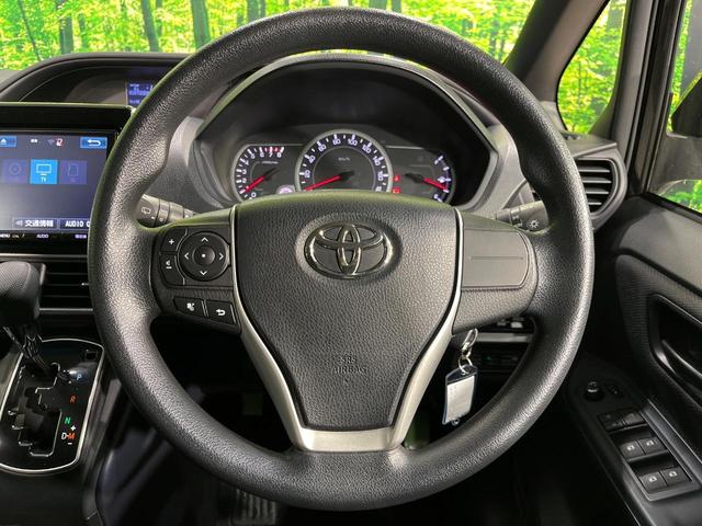 ヴォクシー Ｘ　４ＷＤ　電動スライドドア　純正９型ナビ　バックカメラ　寒冷地仕様　禁煙車　ドラレコ　ＬＥＤヘッド　ＥＴＣ　オートライト　デュアルオートエアコン　Ｂｌｕｅｔｏｏｔｈ再生　ＣＤ／ＤＶＤ再生　フルセグ（12枚目）