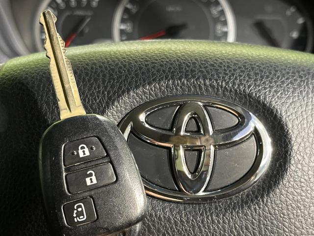 ヴォクシー Ｘ　４ＷＤ　電動スライドドア　純正９型ナビ　バックカメラ　寒冷地仕様　禁煙車　ドラレコ　ＬＥＤヘッド　ＥＴＣ　オートライト　デュアルオートエアコン　Ｂｌｕｅｔｏｏｔｈ再生　ＣＤ／ＤＶＤ再生　フルセグ（32枚目）