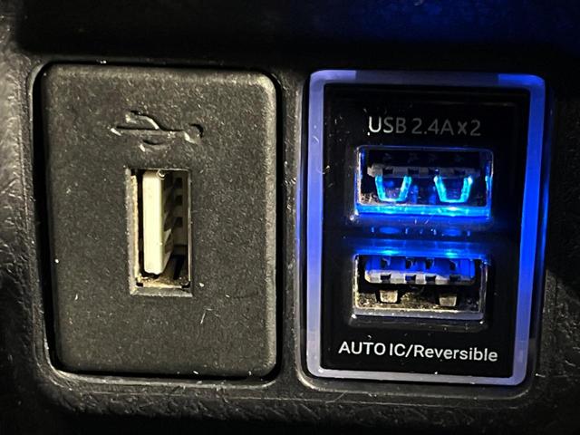 ヴォクシー Ｘ　４ＷＤ　電動スライドドア　純正９型ナビ　バックカメラ　寒冷地仕様　禁煙車　ドラレコ　ＬＥＤヘッド　ＥＴＣ　オートライト　デュアルオートエアコン　Ｂｌｕｅｔｏｏｔｈ再生　ＣＤ／ＤＶＤ再生　フルセグ（44枚目）