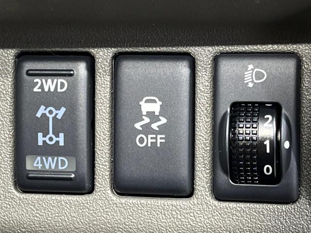 マーチ ボレロ　４ＷＤ　ＳＤナビ　禁煙車　スマートキー　ドラレコ　ＥＴＣ　オートエアコン　Ｂｌｕｅｔｏｏｔｈ　フルセグ　ＣＤ／ＤＶＤ再生（38枚目）