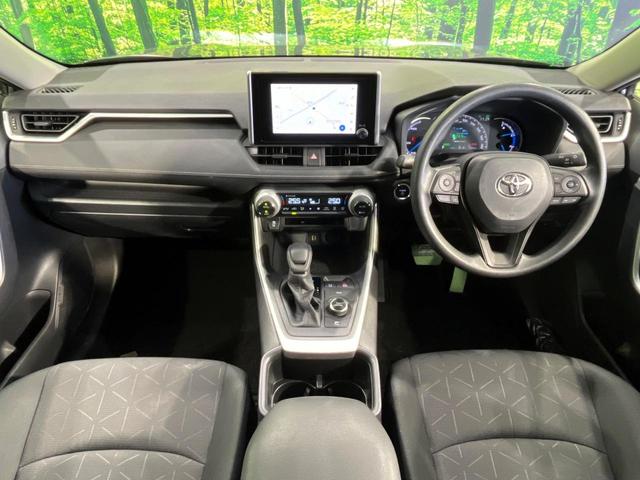 ＲＡＶ４ ハイブリッドＸ　４ＷＤ　純正ディスプレイ　バックカメラ　トヨタセーフティセンス　レーダークルーズ　禁煙車　ドラレコ　コーナーセンサー　スマートキー　ＬＥＤヘッド　ルーフレール　ＥＴＣ２．０　純正１８インチＡＷ（2枚目）