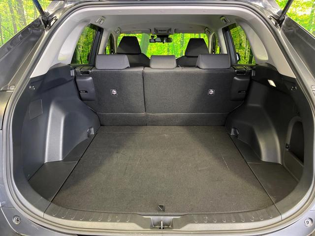ＲＡＶ４ ハイブリッドＸ　４ＷＤ　純正ディスプレイ　バックカメラ　トヨタセーフティセンス　レーダークルーズ　禁煙車　ドラレコ　コーナーセンサー　スマートキー　ＬＥＤヘッド　ルーフレール　ＥＴＣ２．０　純正１８インチＡＷ（45枚目）