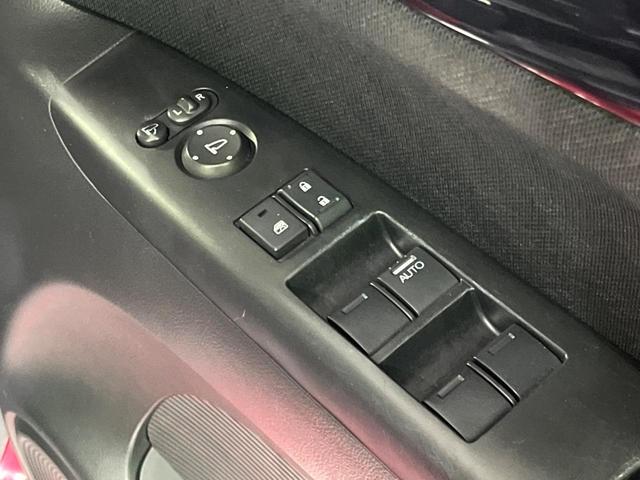 Ｎ－ＢＯＸカスタム ２トーンカラースタイル　ＧターボＳＳパッケージ　４ＷＤ　ターボ　両側電動スライドドア　純正ナビ　バックカメラ　シティブレーキアクティブシステム　禁煙車　シートヒーター　ドラレコ　デジタルインナーミラー　クルコン　ＥＴＣ　オートエアコン　オートライト（42枚目）