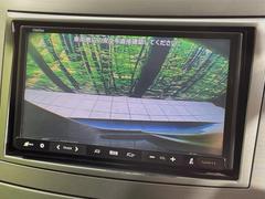 【バックカメラ】駐車時に後方がリアルタイム映像で確認できます。大型商業施設や立体駐車場での駐車時や、夜間のバック時に大活躍！運転スキルに関わらず、今や必須となった装備のひとつです！ 5