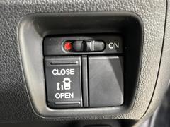 �ڥѥ���饤�ɥɥ��ۥ��ޡ��ȥ����䱿ž�ʤΥ����å��ǥ��饤�ɥɥ��γ��Ĥ���ǽ����ư�������Ϥ�����ƥɥ��򳫤���ɬ�פ�̵���������������ͤǤ⡢�Ť���ʪ����äƤ������饯�˳����Ĥ�Ǥ��ޤ��� 3