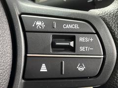 �ڥ����ץƥ��֥��롼������ȥ�����۹�®ƻϩ�Ǥ�Ĺ��Υ���Ԥ��ڤˡ�����ư��®�٤��ݤĥ��롼������ȥ����뤬�����ͷڸ������ƥ��Ϣ�Ȥ��������μ�ξ���Τ��Ƽִ֤��ݤĤ褦��®��Ĵ�ᤷ�Ƥ���ޤ����� 7