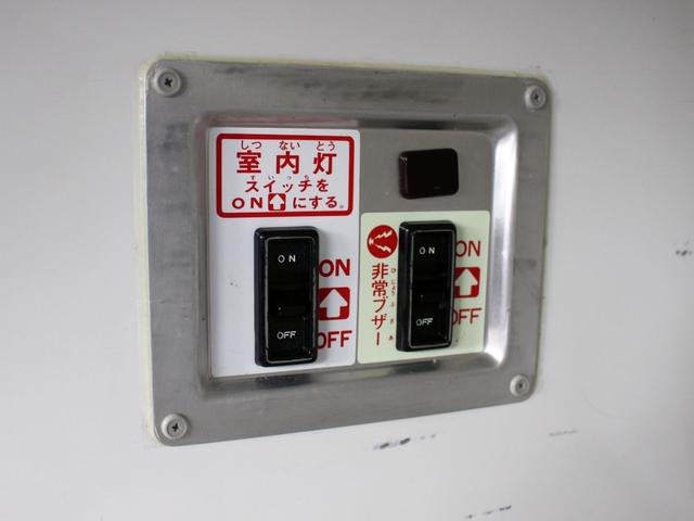 ハイゼットカーゴ 　４ＷＤ　デンソー冷凍冷蔵車　５速マニュアル（9枚目）