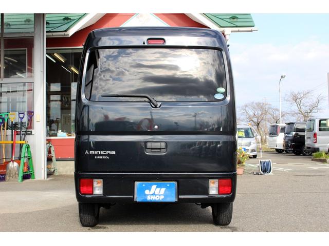 ミニキャブバン ブラボー　４ＷＤ　ＯＤ付４速オートマ　リアヒーター　Ｂｌｕｅｔｏｏｔｈ対応ナビ（8枚目）