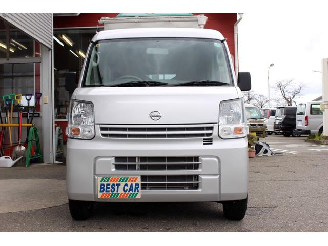 ＮＶ１００クリッパーバン ＤＸ　４ＷＤ　５速マニュアル　エアコン　パワステ　ナビ　バックカメラ　ＥＴＣ車載器（3枚目）