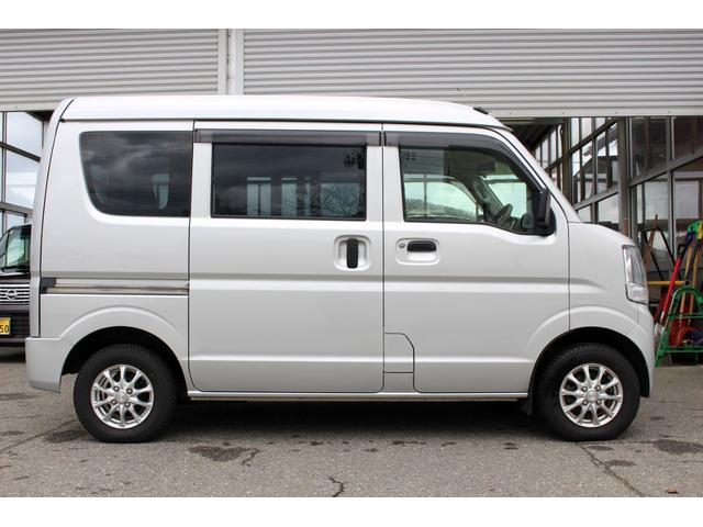 ＮＶ１００クリッパーバン ＤＸ　４ＷＤ　５速マニュアル　エアコン　パワステ　ナビ　バックカメラ　ＥＴＣ車載器（4枚目）