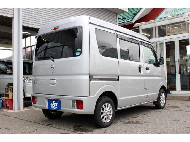 ＮＶ１００クリッパーバン ＤＸ　４ＷＤ　５速マニュアル　エアコン　パワステ　ナビ　バックカメラ　ＥＴＣ車載器（5枚目）