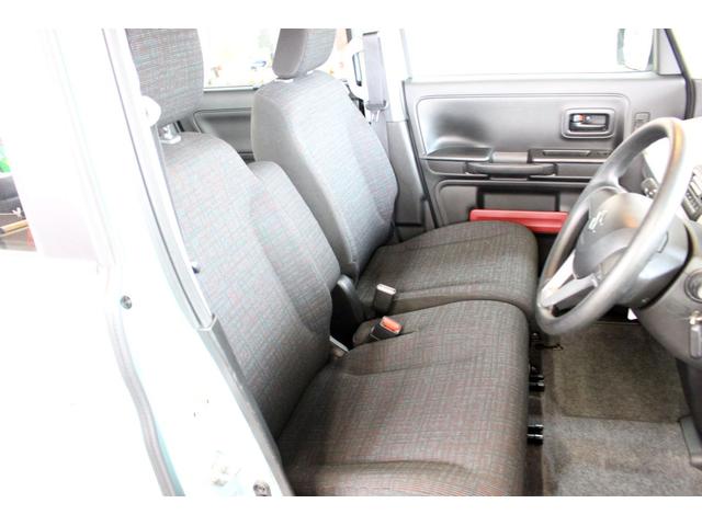 スペーシア ハイブリッドＸ　４ＷＤ　ブレーキサポート　両側オートスライドドア　ナビ　ＣＤチューナー（3枚目）