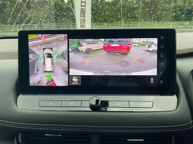 上からまる見え！アラウンドビューモニターの画像です。純正ナビに映してあります。お車を真上から見たような映像をミラーやナビ画面に映し出す事によって、車両の周囲を確認し、駐車時や発進時の運転をサポート。
