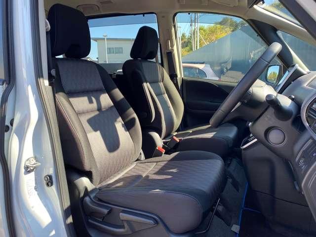 セレナ 1.2 e-POWER ハイウェイスター V プロパイロット 全周囲カメラ 純正前後ロ(8枚目)