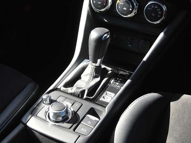 CX-3 1.5 15S ビビッド モノトーン 4WD ブラックキャビン・シグネチャーウイング(12枚目)