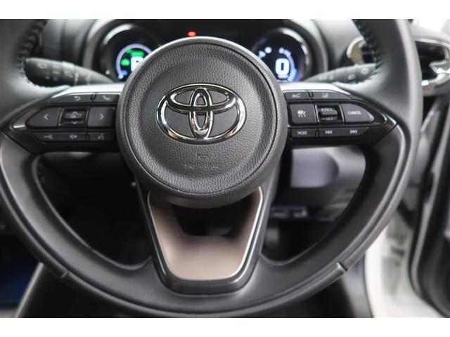 ヤリス ハイブリッドＺ　メモリーナビ　ミュージックプレイヤー接続可　バックカメラ　衝突被害軽減システム　ＥＴＣ　ドラレコ　ＬＥＤヘッドランプ　ワンオーナー（4枚目）