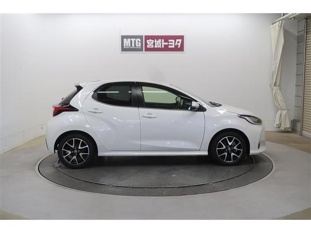 ヤリス ハイブリッドＺ　メモリーナビ　ミュージックプレイヤー接続可　バックカメラ　衝突被害軽減システム　ＥＴＣ　ドラレコ　ＬＥＤヘッドランプ　ワンオーナー（10枚目）