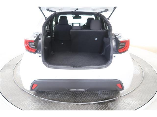 ヤリス ハイブリッドＺ　メモリーナビ　ミュージックプレイヤー接続可　バックカメラ　衝突被害軽減システム　ＥＴＣ　ドラレコ　ＬＥＤヘッドランプ　ワンオーナー（30枚目）