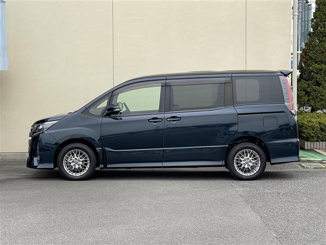 ノア Ｓｉ　４ＷＤ　フルセグ　メモリーナビ　ＤＶＤ再生　後席モニター　バックカメラ　衝突被害軽減システム　ＥＴＣ　両側電動スライド　ＬＥＤヘッドランプ　乗車定員７人　３列シート　ワンオーナー　記録簿（2枚目）