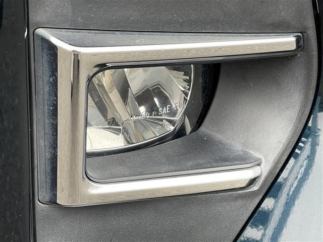 ノア Ｓｉ　４ＷＤ　フルセグ　メモリーナビ　ＤＶＤ再生　後席モニター　バックカメラ　衝突被害軽減システム　ＥＴＣ　両側電動スライド　ＬＥＤヘッドランプ　乗車定員７人　３列シート　ワンオーナー　記録簿（5枚目）