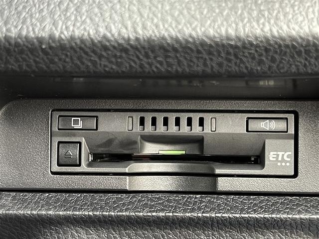 ノア Ｓｉ　４ＷＤ　フルセグ　メモリーナビ　ＤＶＤ再生　後席モニター　バックカメラ　衝突被害軽減システム　ＥＴＣ　両側電動スライド　ＬＥＤヘッドランプ　乗車定員７人　３列シート　ワンオーナー　記録簿（21枚目）