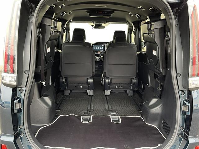 ノア Ｓｉ　４ＷＤ　フルセグ　メモリーナビ　ＤＶＤ再生　後席モニター　バックカメラ　衝突被害軽減システム　ＥＴＣ　両側電動スライド　ＬＥＤヘッドランプ　乗車定員７人　３列シート　ワンオーナー　記録簿（28枚目）