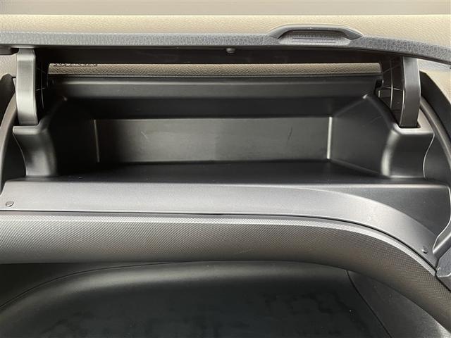 ノア Ｓｉ　４ＷＤ　フルセグ　メモリーナビ　ＤＶＤ再生　後席モニター　バックカメラ　衝突被害軽減システム　ＥＴＣ　両側電動スライド　ＬＥＤヘッドランプ　乗車定員７人　３列シート　ワンオーナー　記録簿（32枚目）