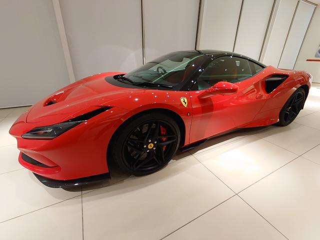 期間限定30%OFF! 赤いカーボン製 フェラーリ 458 F8 内装