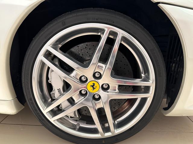 Ｆ４３０ ベースグレード　Ｄ車　スペシャルカラー　ビアンコフジ　スペシャルカラー（ビアンコフジ）　インテリアレザー（クレマ）　ブレーキキャリパー（ブラック）　ダッシュボード（サンドグレー）　ステアリング（サンドグレー）（69枚目）