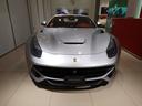 Ｆ１２ベルリネッタ ベースグレード　Ｄ車　フロントサスペンションリフター　スクーデリアフェラーリシールド　２０インチグリージョホイール　リアカメラ　スポーツシルカバー　内装レザーロッソカラー仕様　スペシャルカラーステッチ（6枚目）