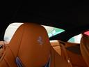 ベースグレード　Ｄ車　マグネライドサス　ＬＥＤ付カラーレザーカーボンステア　リキッドシルバー鍛造ホイール　パッセンジャーディスプレイ　リアカメラ　可変ライトシステム　フロントクロームグリル　カラードシートベルト（53枚目）