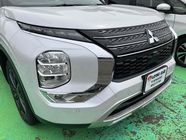アウトランダーＰＨＥＶ Ｇ　４ＷＤ　ドライブレコーダー　バックカメラ　クリアランスソナー　オートクルーズコントロール　衝突被害軽減システム　ナビ　ＴＶ　オートライト　電動リアゲート　アルミホイール　スマートキー　電動格納ミラー（17枚目）