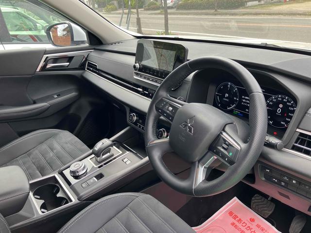 アウトランダーＰＨＥＶ Ｇ　４ＷＤ　ドライブレコーダー　バックカメラ　クリアランスソナー　オートクルーズコントロール　衝突被害軽減システム　ナビ　ＴＶ　オートライト　電動リアゲート　アルミホイール　スマートキー　電動格納ミラー（31枚目）