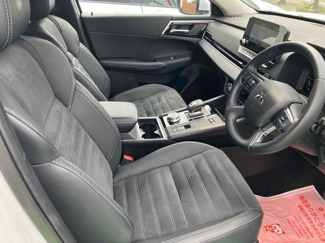 アウトランダーＰＨＥＶ Ｇ　４ＷＤ　ドライブレコーダー　バックカメラ　クリアランスソナー　オートクルーズコントロール　衝突被害軽減システム　ナビ　ＴＶ　オートライト　電動リアゲート　アルミホイール　スマートキー　電動格納ミラー（32枚目）