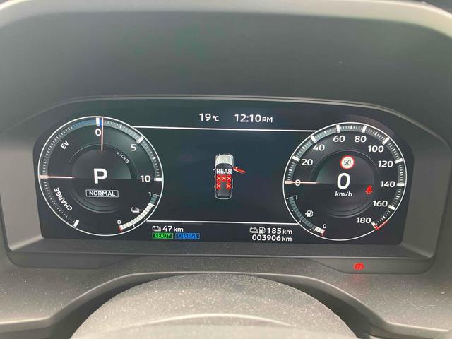 アウトランダーＰＨＥＶ Ｇ　４ＷＤ　ドライブレコーダー　バックカメラ　クリアランスソナー　オートクルーズコントロール　衝突被害軽減システム　ナビ　ＴＶ　オートライト　電動リアゲート　アルミホイール　スマートキー　電動格納ミラー（35枚目）