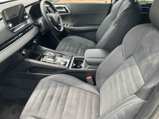 アウトランダーＰＨＥＶ Ｇ　４ＷＤ　ドライブレコーダー　バックカメラ　クリアランスソナー　オートクルーズコントロール　衝突被害軽減システム　ナビ　ＴＶ　オートライト　電動リアゲート　アルミホイール　スマートキー　電動格納ミラー（49枚目）