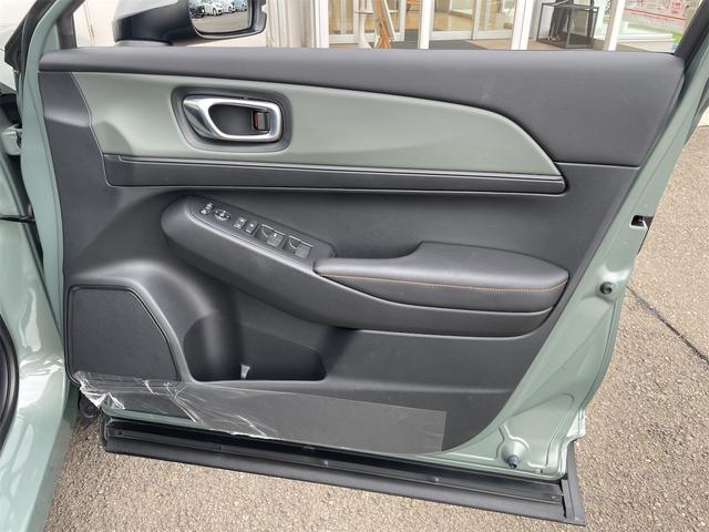 ヴェゼル e:HEV X・HuNTパッケージ 当社デモカー ホンダセンシング レーダークルーズ・レーンキープ ナビTVBカメラ ETC2.0 ルーフレール LEDオートハイビーム ハーフレザーシート パーキングセンサー USB Bluetooth(32枚目)
