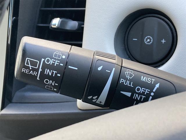 フィット e:HEVホーム ホンダセンシング 禁煙1オーナー レーダークルーズ レーンキープ 8インチ純正ナビTVBカメラ Blutooth プレミアムライトグレーインテリア LEDオートハイビーム USB パーキングセンサー(32枚目)