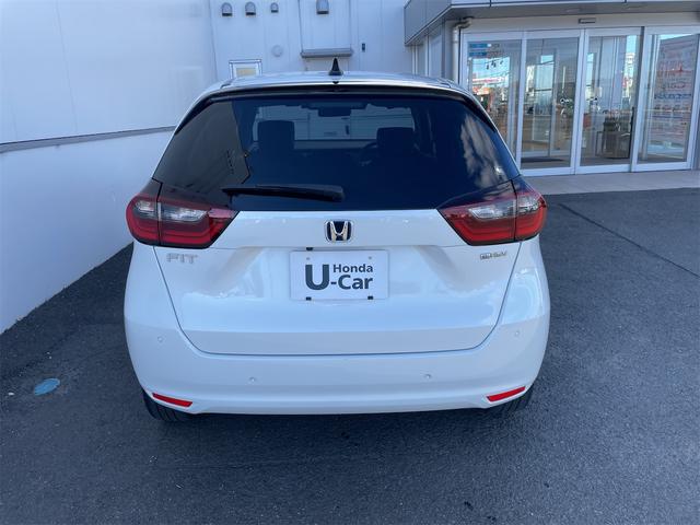 フィット ｅ：ＨＥＶホーム　４ＷＤ　ホンダセンシング　レーンキープ　レーダークルーズ　ナビＢｌｕｔｏｏｔｈバックカメラ　ＬＥＤオートハイビーム　ドラレコ　パーキングセンサー　スマートキー２個　サイドエアバック　ＵＳＢ　ＥＴＣ（18枚目）