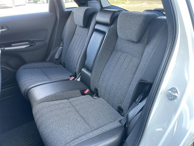 フィット ｅ：ＨＥＶホーム　４ＷＤ　ホンダセンシング　レーンキープ　レーダークルーズ　ナビＢｌｕｔｏｏｔｈバックカメラ　ＬＥＤオートハイビーム　ドラレコ　パーキングセンサー　スマートキー２個　サイドエアバック　ＵＳＢ　ＥＴＣ（22枚目）