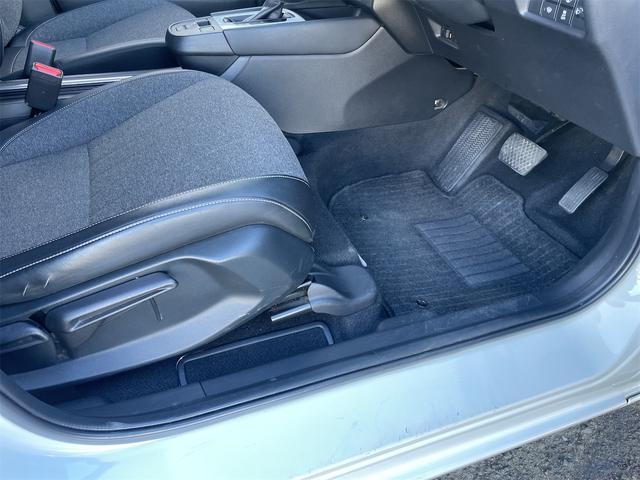 フィット ｅ：ＨＥＶホーム　４ＷＤ　ホンダセンシング　レーンキープ　レーダークルーズ　ナビＢｌｕｔｏｏｔｈバックカメラ　ＬＥＤオートハイビーム　ドラレコ　パーキングセンサー　スマートキー２個　サイドエアバック　ＵＳＢ　ＥＴＣ（33枚目）